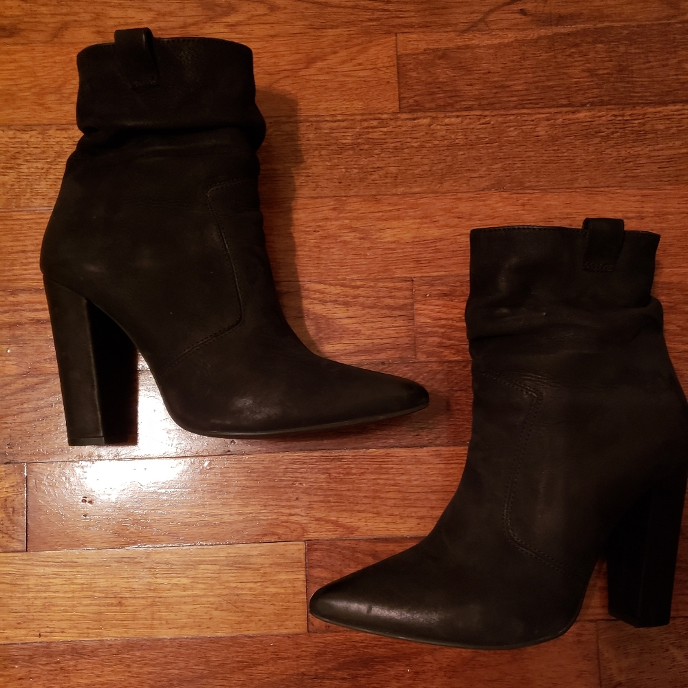 Ruling Black Bootie - Picture 2 of 6